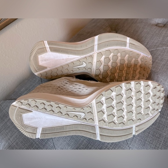 Nike Zoom White & Gold - Picture 4 of 5